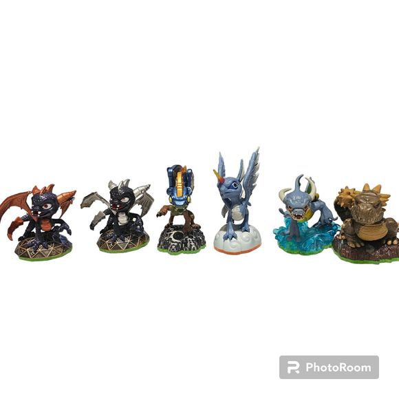 Skylanders Set, 23 characters, skylander portal, bag included as shown. - Picture 5 of 7